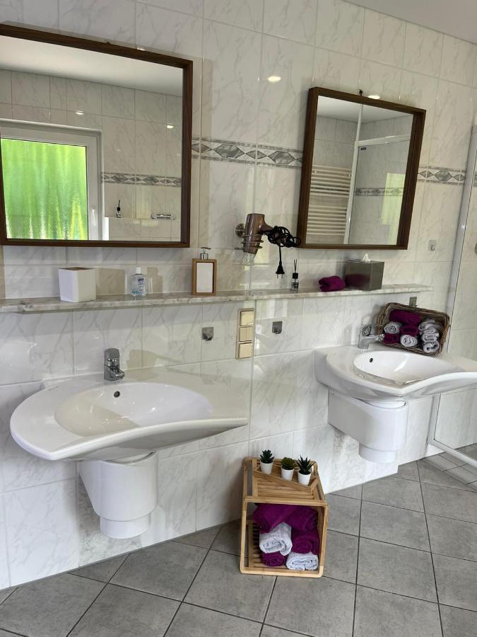 Ferienwohnung Goettert - Haus Erika Beckingen エクステリア 写真